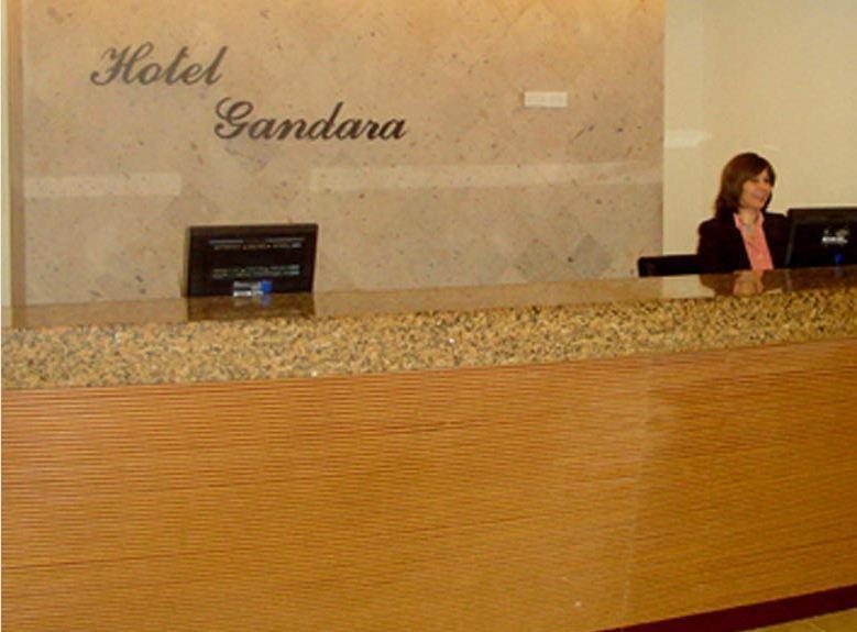 甘达拉酒店 埃莫西约 外观 照片